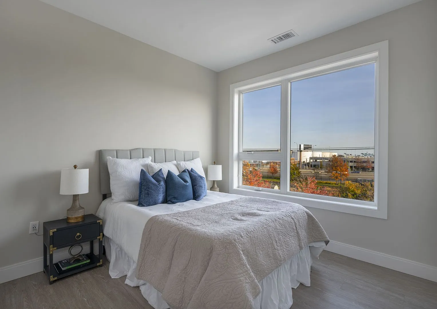 3 bed, 1130 sqft, $4,800 — Photo 4