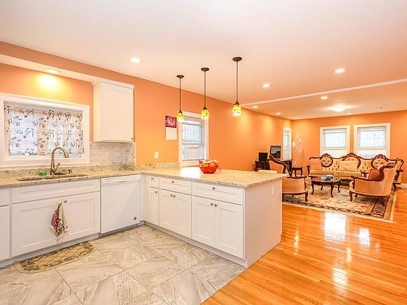 5th image of 23 Vassall St #23