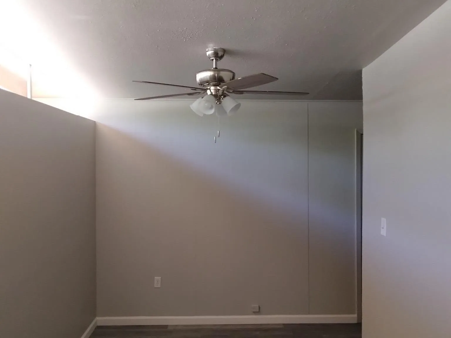 3 bed, 959 sqft, $950 — Photo 3