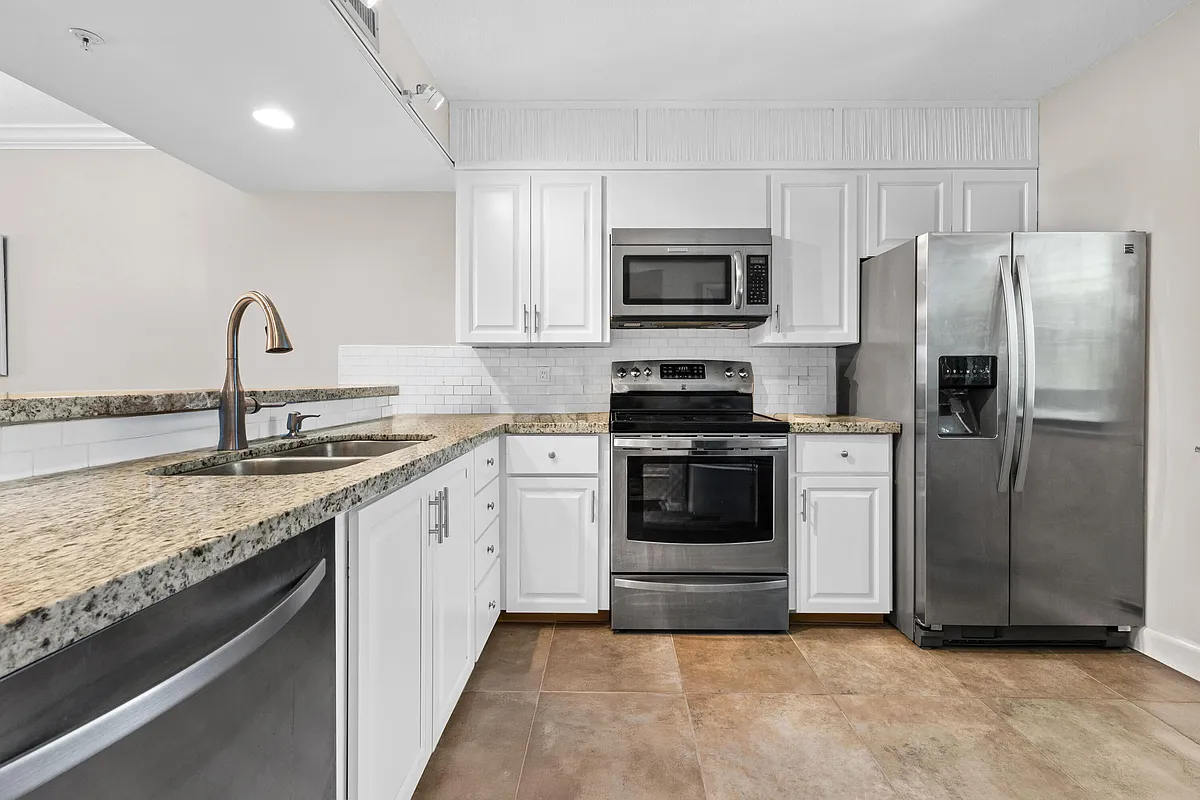 Building Photo - 1501 Marina Isle Way #305