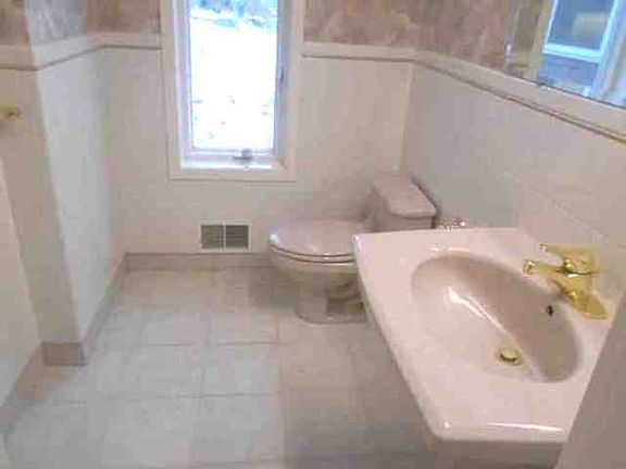 3rd image of 1210 Dunkirk Ln N