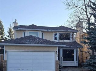 78 N Sandringham Way NW, Calgary, AB T3K 3V7