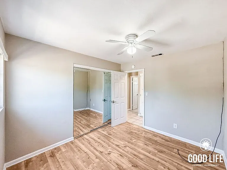 9719 Castaic Ct — Photo 10