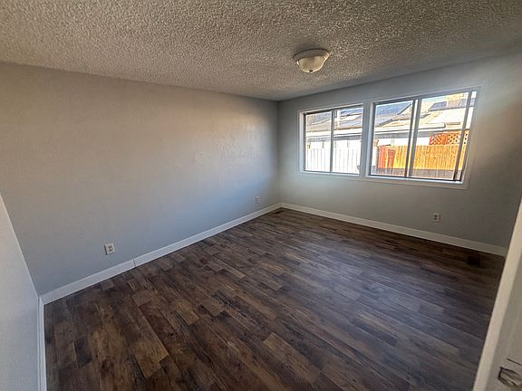 2nd image of 418 1/2 Glendale Way
