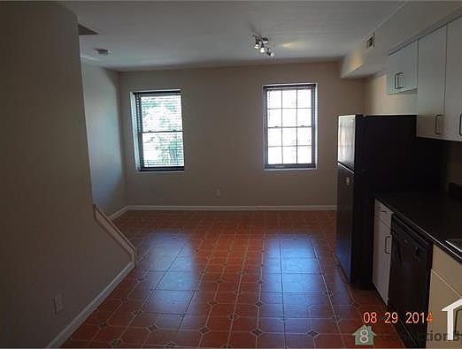 1st image of 1015 Hollins St APT 1