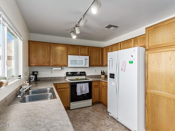 3rd image of 15466 W PORT ROYALE Lane