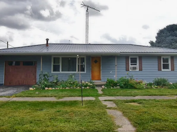 102 E 4th St, Earl Park, IN 47942