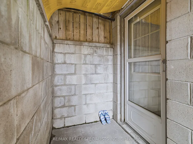 1036 Caven St — Photo 5
