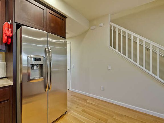 4th image of 672 N Capitol Ave