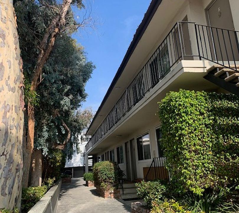 2nd image of 11621 Darlington Ave #12