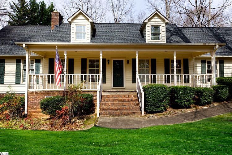 1st image of 228 Hunters Woods Dr