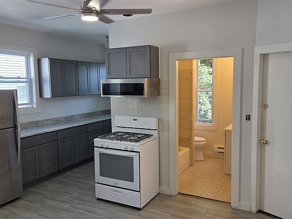 5th image of 15 Sidney Ave APT 2