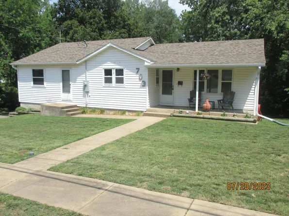 703 E Walnut Street, Bolivar, MO 65613