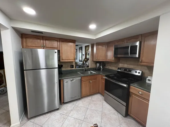 24 Abbey Lane #207, Delray Beach, FL 33446