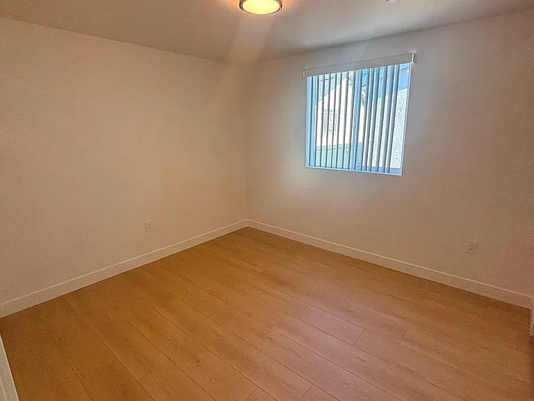 4327 Honduras St — Photo 18