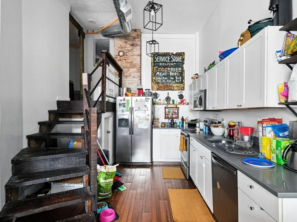 3105 Dobson St, Pittsburgh, PA 15219