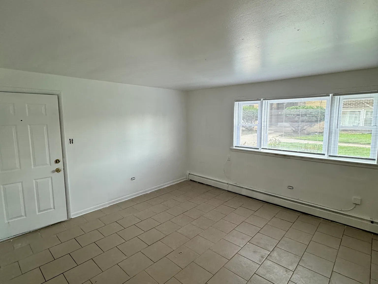 2 bed, 975 sqft, $1,500 — Photo 3