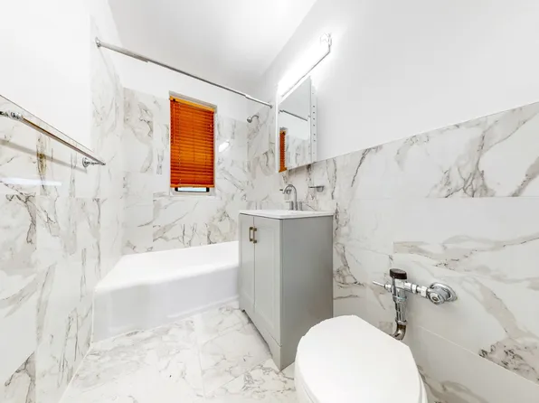 385 Argyle Road image 9 of 13