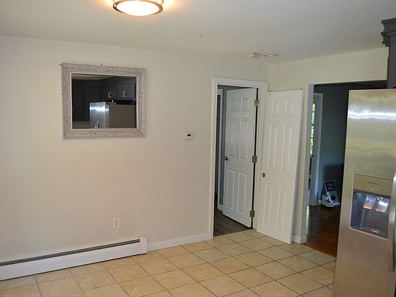4th image of 40 Brooks St