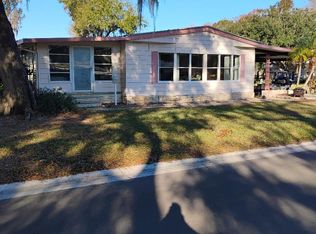 500 Robin Ln, Wildwood, FL 34785