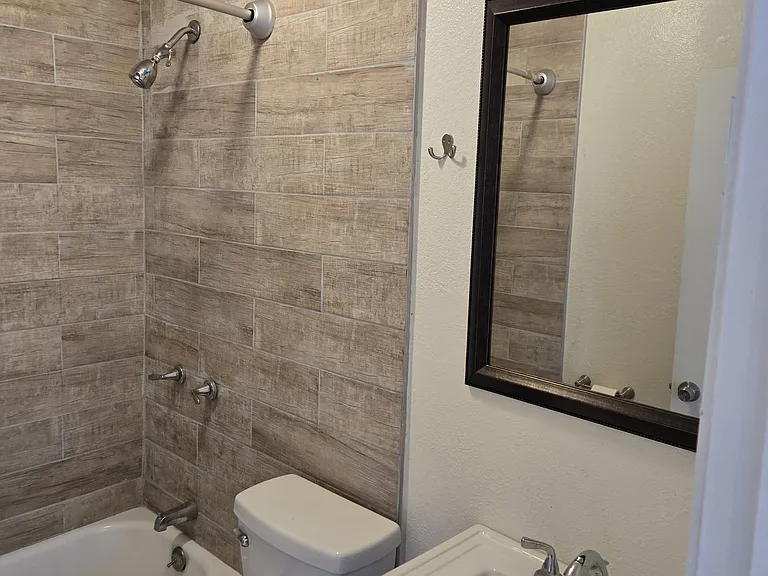 18A E 56th St #18A — Photo 15