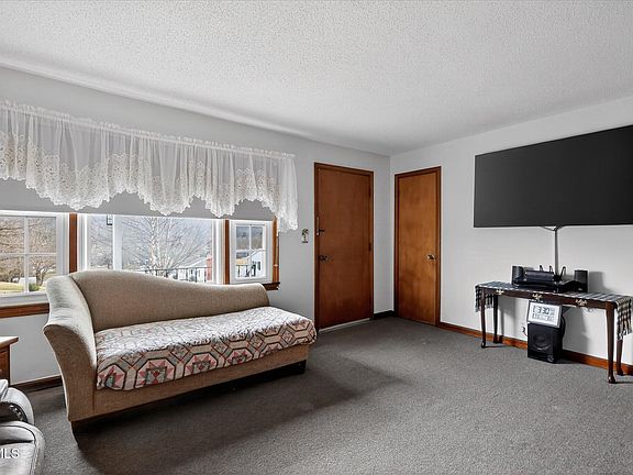 4th image of 200 Keith Rd