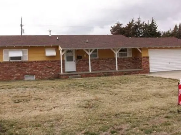 1333 N Elm St, McPherson, KS 67460