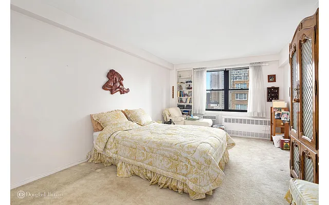 Sold by Douglas Elliman | media 20