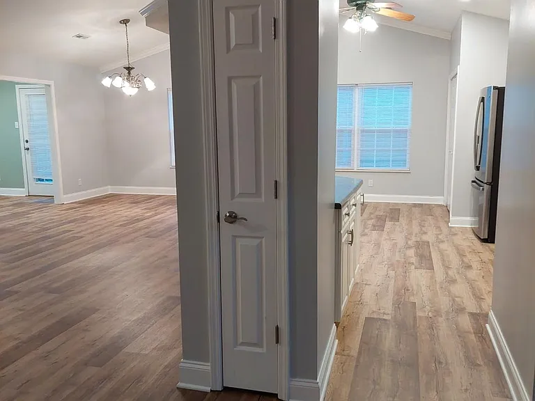 931 Mercer Dr — Photo 5