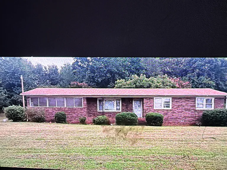 250 Pickler Rd — Photo 1