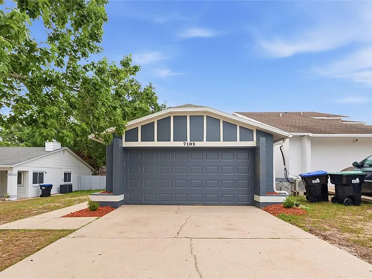 7102 Harbor Heights Cir — Photo 1
