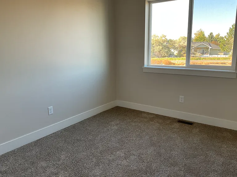 824 E Sunnyside Rd #6 — Photo 12