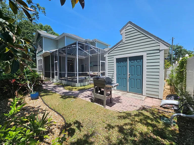 7402 S De Soto St — Photo 45