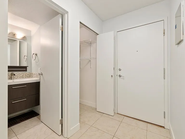 9857 Manchester Dr #407 — Photo 20