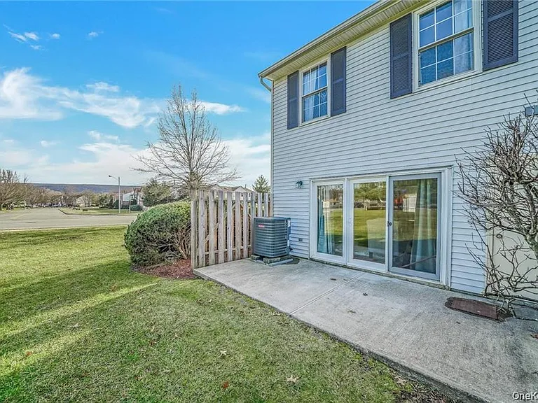 2 Goldsmith Ct — Photo 22