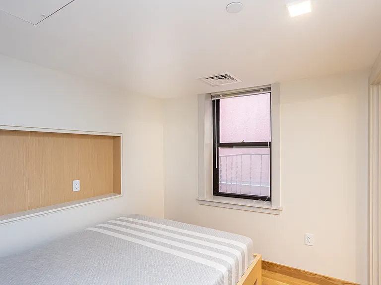 115 Mt Auburn St. — Photo 23