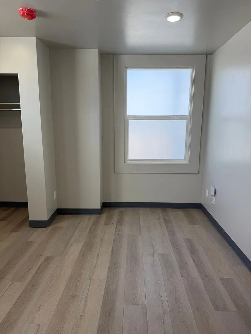 Milmor Apartments — Photo 3