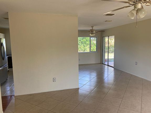 3rd image of 1741 SE Burgundy Lane