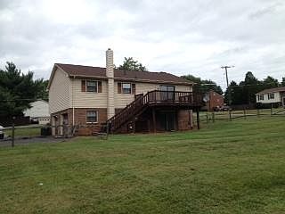 3rd image of 1701 Heritage Cir