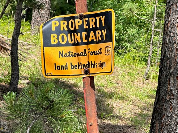 3rd image of 21301 Vanocker Canyon Rd