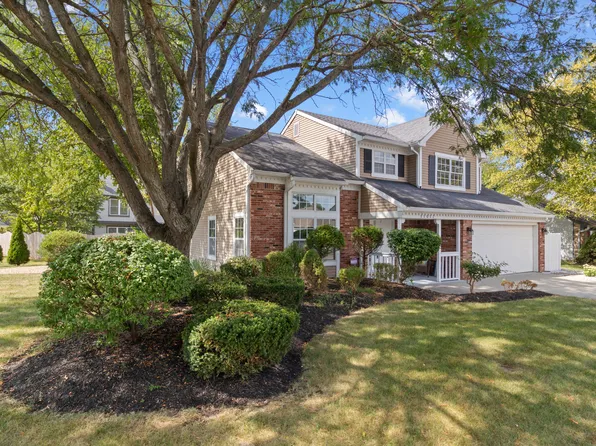 11017 Lake Run Dr, Fishers, IN 46038