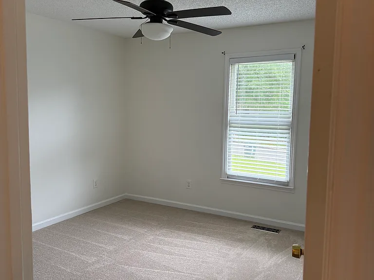 106 Lindsey Ct NE — Photo 17