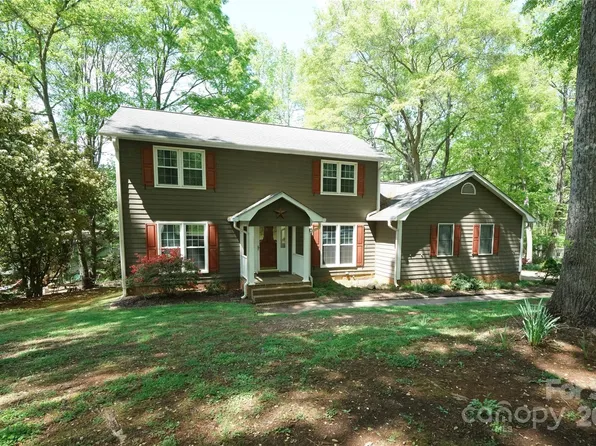 1174 Orchard Dr, Fort Mill, SC 29715