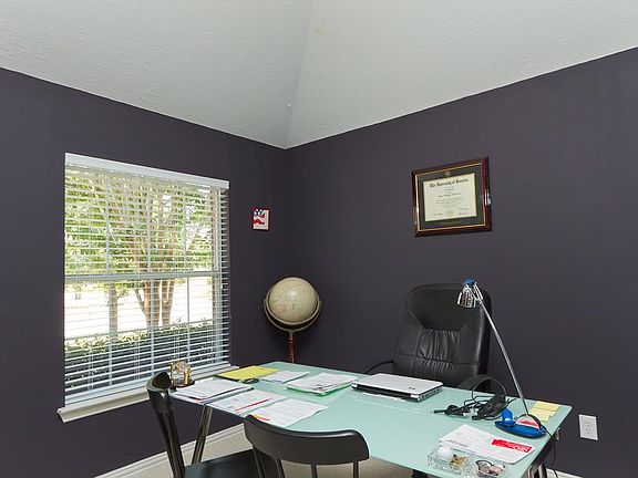 Front room can be use as office or guest bedroom