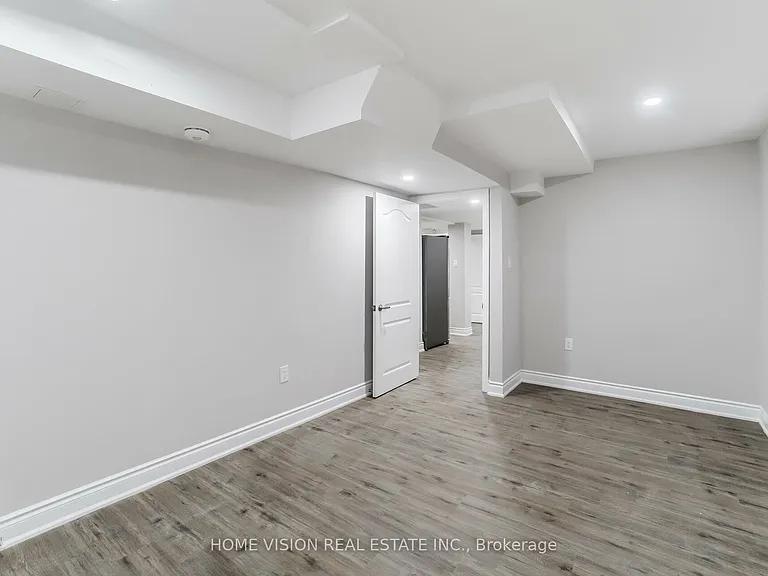 35 Little Britain Cres #BASEMENT — Photo 18