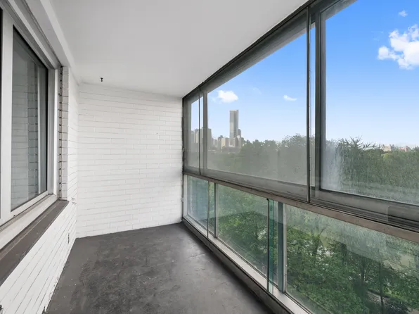 24 Central Park South 11W image 3 of 11