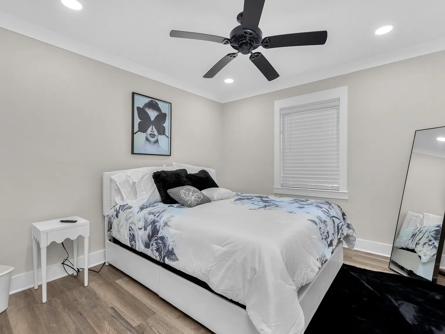 Furnished Duplex - Unit A — Photo 3