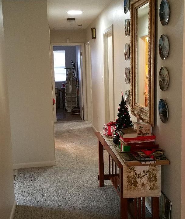 1st image of 704 SW 40th St