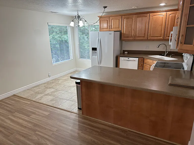 592 Hidden Cir — Photo 3