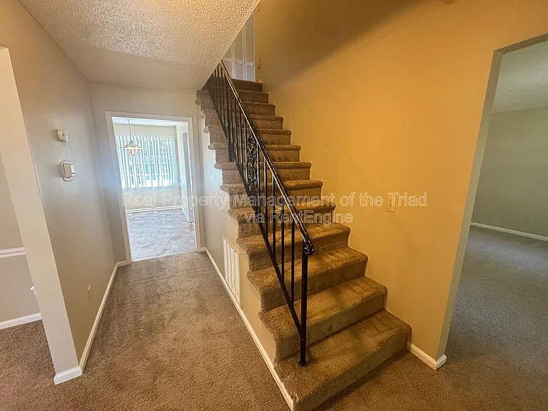 2393 Spicewood Dr — Photo 2